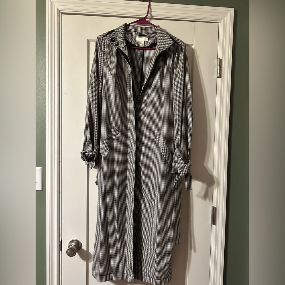 H&M light coat black and white